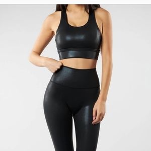 Buffbunny Rosa Sports Bra Black size Large Like New